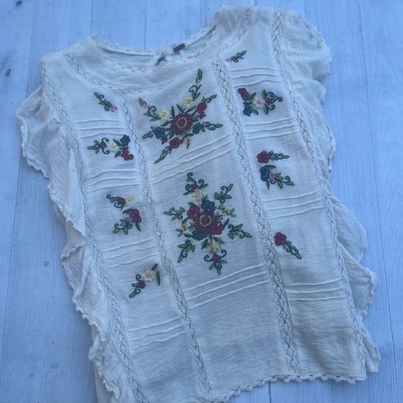 Rare**Free People boho embroidered Top! Super cute! - Picture 4 of 7
